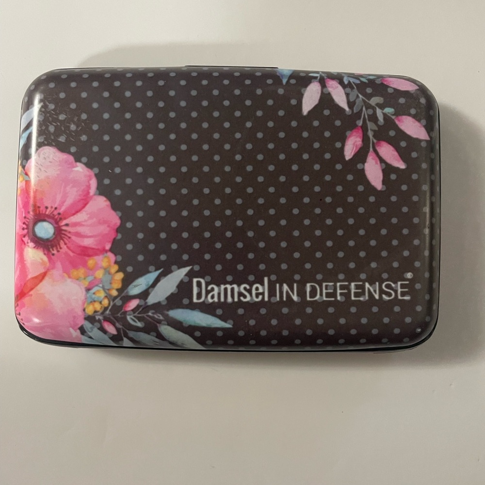Damsel in Defense Hard Shelly RFID Wallet Floral Daphne Defense Collection